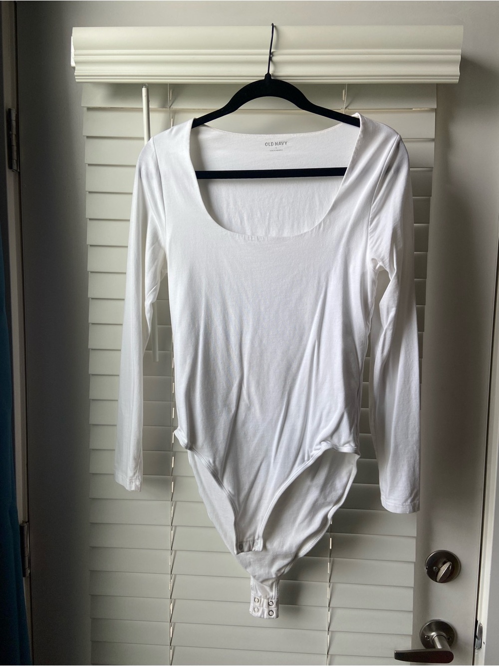 Old Navy White Long-Sleeve Scoop-Neck Stretch Bodysuit